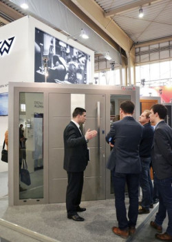 Goście szczególną uwagę zwrócili na ekskluzywną bramę garażową PRIME