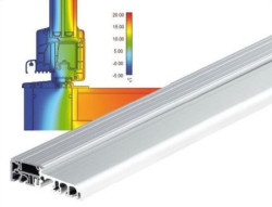 Rozkład izoterm wokół niskiego progu Roto Eifel z uszczelką Texel potwierdza, że temperatura w pomieszczeniu znacznie przewyższa punkt rosy (9,3°C) oraz temperaturę sprzyjającą tworzeniu się grzyba (12,6°C). Foto Roto