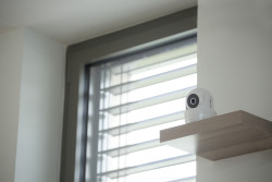 Kamery wewnętrzne posiadają także funkcję dwukierunkowego interkomu