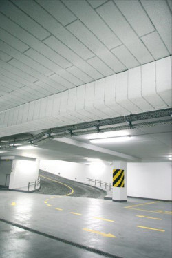 W przypadku stropów nad pomieszczeniami nieogrzewanymi wykonujemy ocieplenie główne