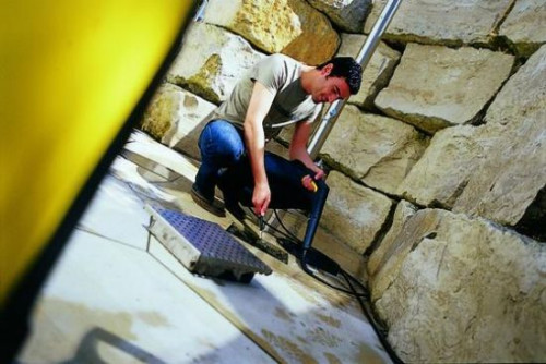 Zablokowane rury spustowe to uciążliwy problem, ponieważ ich odetkanie zazwyczaj wymaga sporego wysiłku