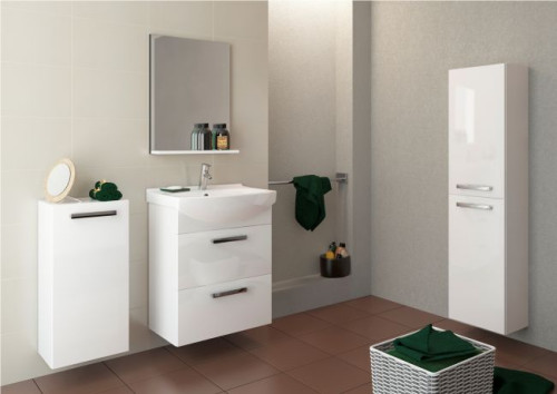 Główną zaletą mebli łazienkowych wykończonych na wysoki połysk jest to, że optycznie powiększają wnętrza