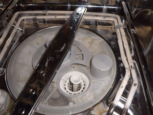 Zmywarka przed montażem magnetyzerów