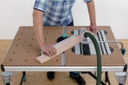 Stół maszynowo – warsztatowy Master Cut 2000 wykorzystać można podczas prac frezarskich