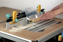 Praca z wyrzynarką, to kolejna czynność w której sprawdzi się Master Cut 2000