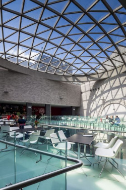 Szkoły, przedszkola i centra edukacyjne to obiekty wyjątkowe pod wieloma względami