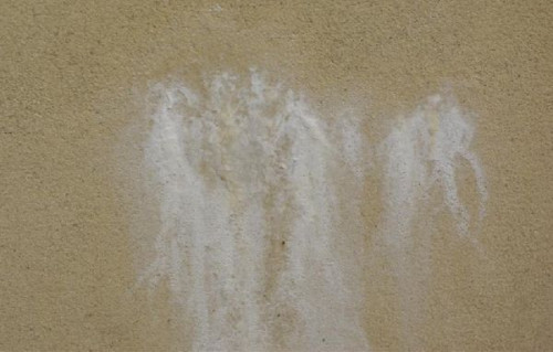 Brzydkie plamy na powierzchni