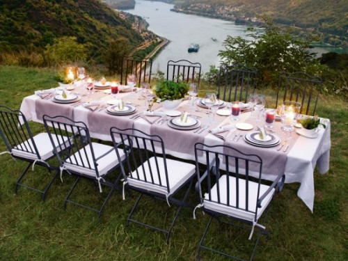 Idealna na plenerowe uroczystości jest kolekcja Anmut od Villeroy &amp; Boch