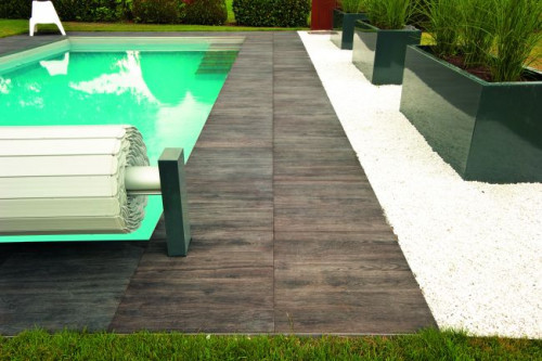 Kolekcja Sundeck to połączenie stylowego efektu drewna z praktycznymi właściwościami gresu