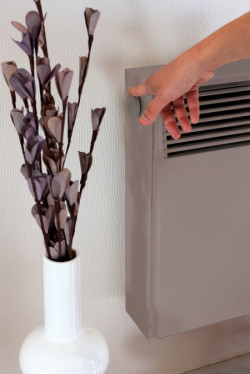 Dzięki uniwersalnej formule Farby Renowacyjnej Grzejniki V33 stary kaloryfer lub grzejnik odzyska dawny blask