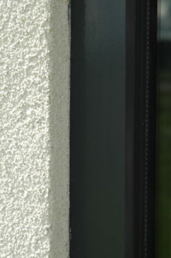 Paroc, wiodący producent izolacji z wełny kamiennej, proponuje całą gamę rozwiązań dedykowanych fasadom wentylowanym – serię PAROC Linio