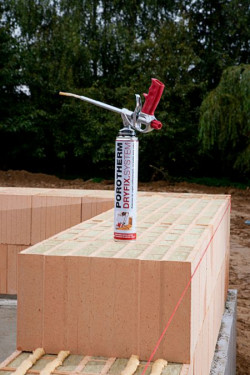 System Porotherm Dryfix to kompletne rozwiązanie, umożliwiające wykonanie wszystkich ścian budynku