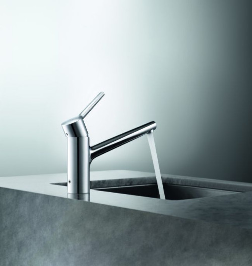 KWC LUNA z jednej strony zachwyca smukłym, klasycznym designem, bez zbędnych detali, z drugiej zaś spełnia najważniejsze wymagania techniczne