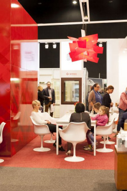 Odwiedzający nasze salony sprzedaży inwestorzy chcą w swoich nowych domach czuć się nie tylko komfortowo, ale też przede wszystkim bezpiecznie