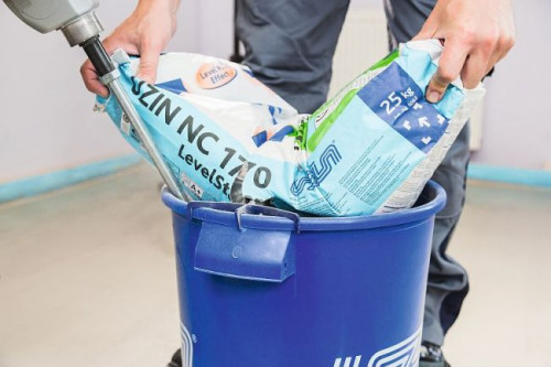 Ma pomóc w otwarciu worka z sypkim produktem np. masą szpachlową