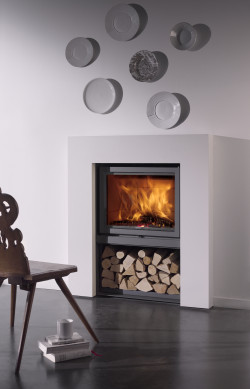 Stûv 16 − kominek na drewno