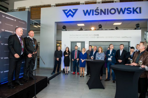 Spora powierzchnia magazynowa oznacza też większą dostępność towaru od ręki