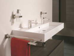 Filarem serii Items są meble łazienkowe