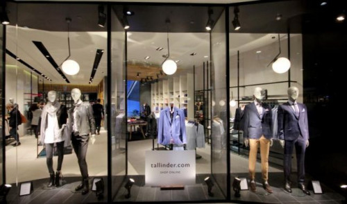 Dostarczone szkło dekoracyjne dla witryn salonów marki Tallinder gwarantuje najwyższy poziom przepuszczalności światła