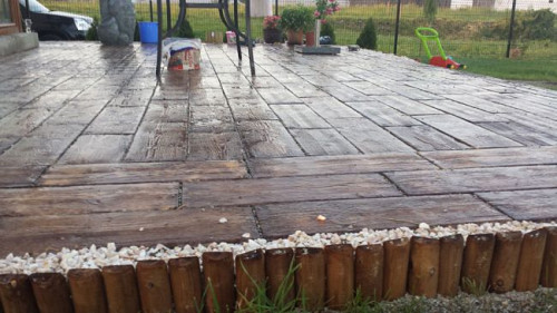 Imitacje starego spalonego słońcem przez lata drewna