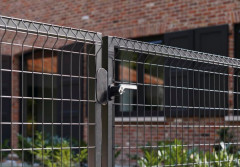 Betafence: Bramy skrzydłowe i przesuwne - porównanie rozwiązań