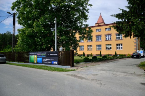 W środę, 25 maja przedstawiciele firmy WIŚNIOWSKI oraz firmy AVIS odwiedzili dom dziecka w Skopaniu, by oficjalnie przekazać nagrodę