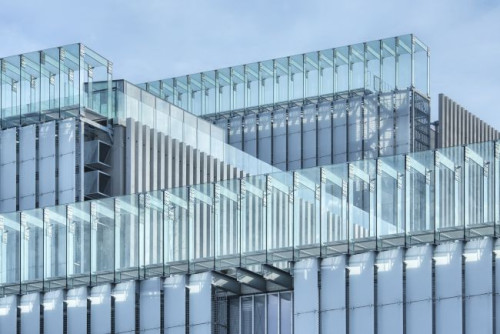 Wybór szkła spełniającego niezbędne wymogi architektoniczne i konstrukcyjne stanowiło prawdziwe wyzwanie