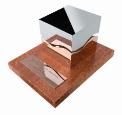 FAKRO, tegoroczny jubilat, świętujący 25 lat istnienia, zostało uhonorowane za całokształt swojej działalności przez Kapitułę Konkursu &quot;Teraz Polska&quot;