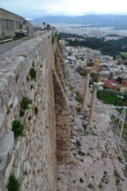 Współpraca dotyczy zarówno wykorzystania konkretnych produktów oraz systemów, jak i kompleksowego serwisu technik mocujących