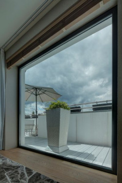 Wśród proponowanych przez MS więcej niż OKNA rozwiązań antywłamaniowych, znajduje się standardowo oferowany pakiet bezpieczeństwa