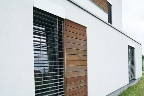 Duże przeszklenia to jeden z elementów wyróżniających nowoczesne budownictwo