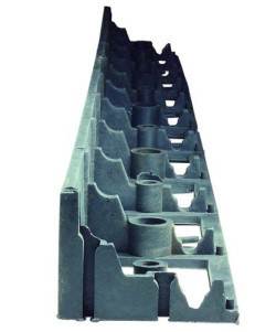 Możliwość swobodnego kształtowania nie prostolinijnych brzegów nawierzchni a zwłaszcza przy stosowaniu kostki typu &quot;starobruk&quot;