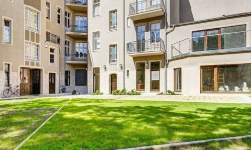 Na wodoprzepuszczalnej podbudowie z kruszywa łamanego, ułożono eko kratkę geoSYSTEM G4