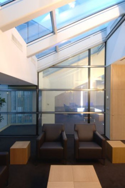 Wnętrze o odpowiednim charakterze ma też ogromny wpływ na pracujących w nich ludzi