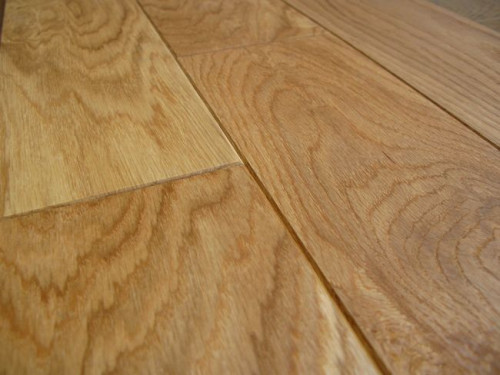 Powłokę olejowaną można barwić na różne kolory, przyciemniać lub uzyskać efekt podłogi bielonej