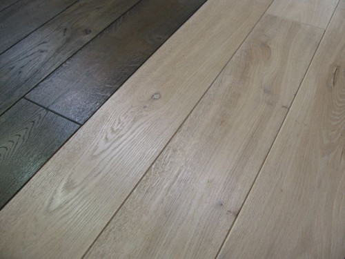 Drewno olejowane jest przyjemniejsze w dotyku, nie elektryzuje się, nie skrzypi i nie przyciąga kurzu