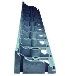 Możliwość swobodnego kształtowania nie prostolinijnych brzegów nawierzchni a zwłaszcza przy stosowaniu kostki typu &quot;starobruk&quot;