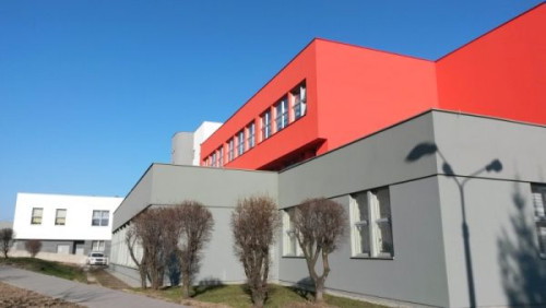 Przykładem takiej przemiany jest Zespół Szkół Ogólnokształcących im. Armii Krajowej w Bielsku-Białej