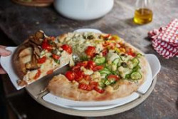 Uwielbiana przez wszystkich pizza – zdecydowanie najlepiej smakuje na zewnątrz