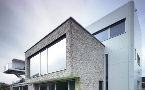 Zapewnienie komfortu akustycznego jest jednym z największych wyzwań współczesnej architektury