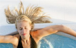 Cyklicznie wykonywany hydromasaż to idealny sposób na stres