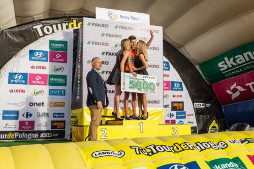 FAKRO ufundowało nagrodę dla kolarza, który jako pierwszy przejechał przez nowosądecką Premię Specjalną FAKRO