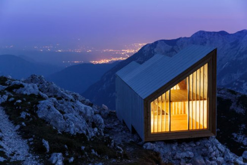 Przy doborze optymalnej konstrukcji przeszklenia eksperci firmy Guardian współpracowali z OFIS i AKT