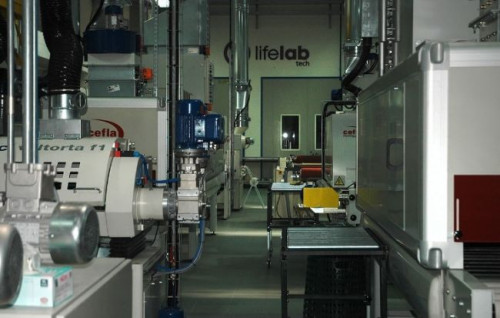 Wszystko odbywało się w bardzo miłych okolicznościach bo w głównej siedzibie Firmy w przepięknej, położonej nad samym Adriatykiem