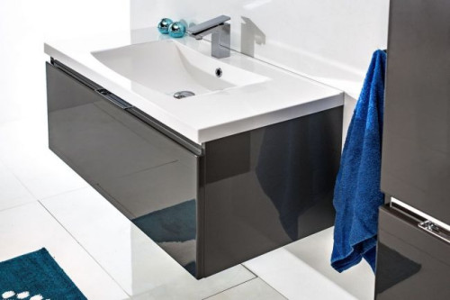 Rozwiązania bezuchwytowe wkraczały do oferty mebli łazienkowych Antado sukcesywnie