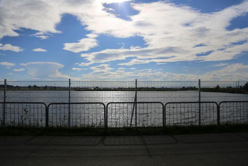 Ogrodzenia panelowe są alternatywą dla popularnych ogrodzeń z siatki plecionej