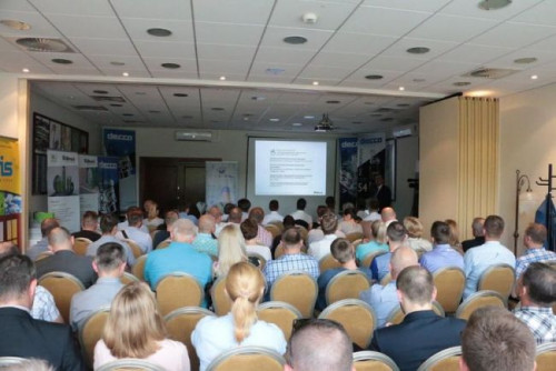 Konferencja w Nałęczowie była pierwszą z serii spotkań, które mają na celu promować innowacyjne rozwiązania i dobre praktyki w stolarce okiennej