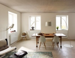 Filigranowy grzejnik dekoracyjny Zehnder Zmart spełnia nawet wygórowane wymagania. Wszystkie przyłącza są elegancko ukryte za powierzchnią grzejnika, którego front i boki tworzą zamkniętą konstrukcję