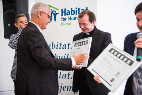 Fundacja Saint-Gobain Initiatives przyjęła innowacyjną formułę działania, polegającą na aktywnym uczestnictwie pracowników Grupy Saint-Gobain