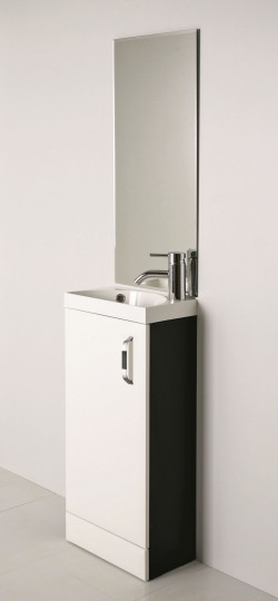 Z funkcjonalną szafką lustrzaną Boston świetne zestawienie stworzy na przykład szafka podumywalkowa  z kolekcji Petit marki Antado